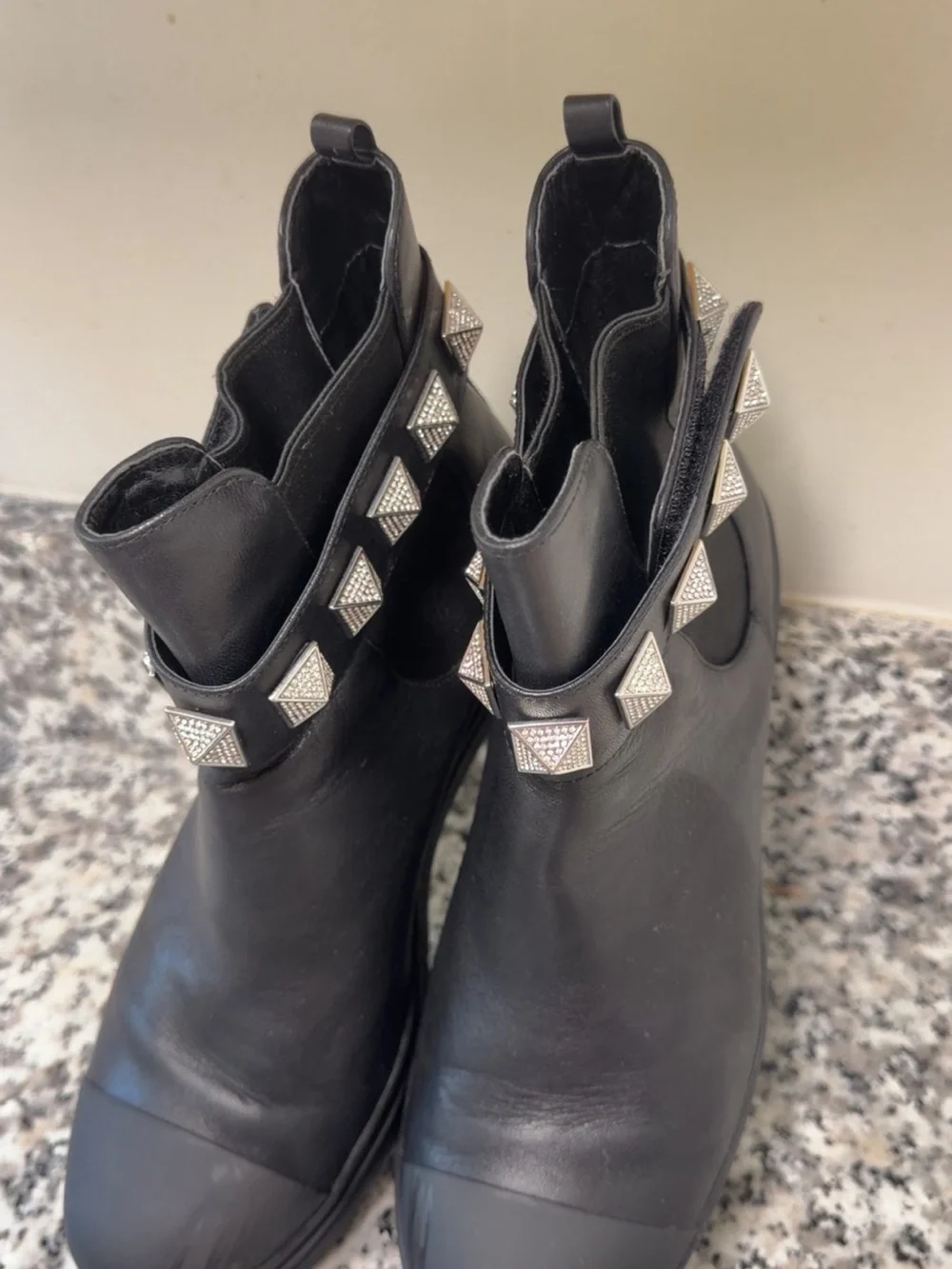 MICHAEL Michael Kors Glenn Studded Leather Lug Sole Ankle Boots Black Size 7M
